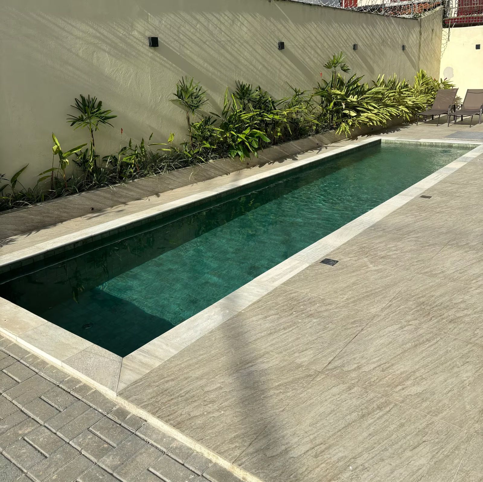 Piscina do condomínio do Flat Juquehy Esmeralda